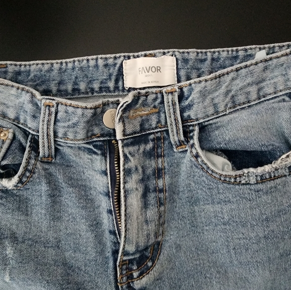 Favor High-Rise Ankle Jeans - Picture 1 of 3